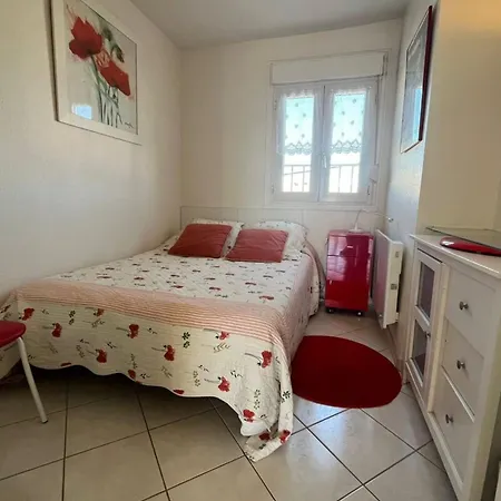 Apartment Le Rouget - Proche Du Port Et De La - Parking