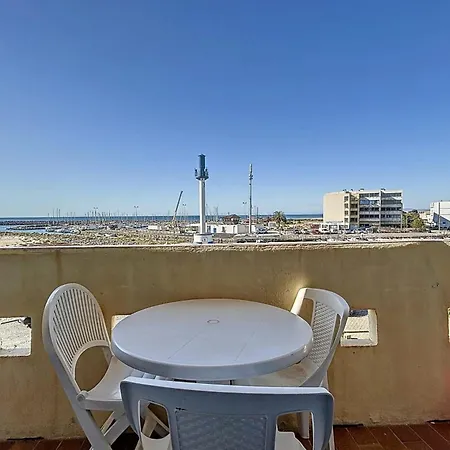 Le Rouget - Proche Du Port Et De La - Parking